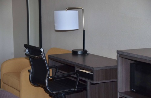 Fredericksburg Hotel | Super 8 by Wyndham Fredericksburg