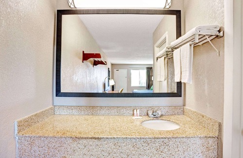 Fredericksburg Hotel | Super 8 by Wyndham Fredericksburg