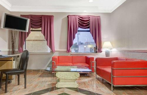 Galveston Hotel | Super 8 by Wyndham Galveston
