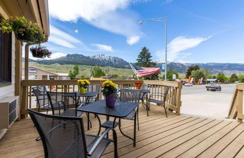 Gardiner Hotel | Super 8 by Wyndham Gardiner/Yellowstone Park Area