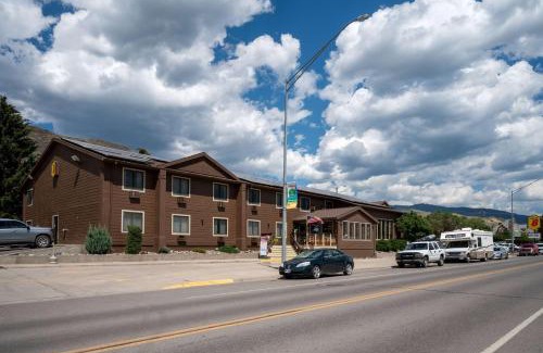 Gardiner Hotel | Super 8 by Wyndham Gardiner/Yellowstone Park Area