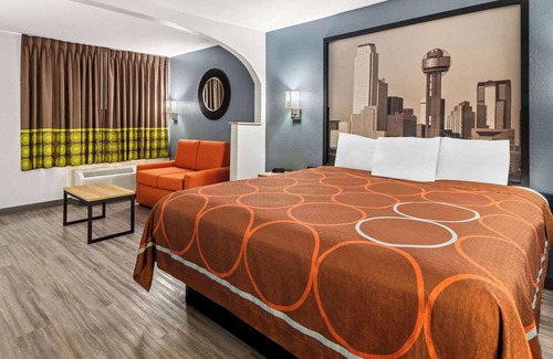 South Arlington Hotel | Super 8 by Wyndham Grand Prairie Southwest