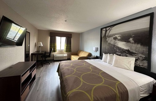 Green Bay Hotel | Super 8 by Wyndham Green Bay I-43 Bus. Park