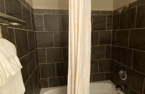 Ashwaubenon Hotel | Super 8 by Wyndham Green Bay Near Stadium