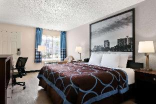 Gulfport Hotel | Super 8 by Wyndham Gulfport Airport NW Near Biloxi