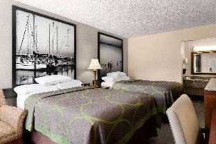 Gulfport Hotel | Super 8 by Wyndham Gulfport Airport NW Near Biloxi