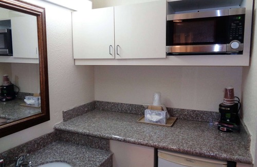 Gulfport Hotel | Super 8 by Wyndham Gulfport Airport NW/Near Biloxi