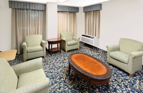 Hattiesburg Hotel | Super 8 by Wyndham Hattiesburg South
