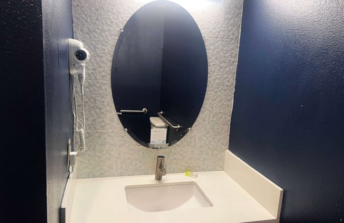 Little Armenia Hotel | Super 8 by Wyndham Hollywood/LA Area
