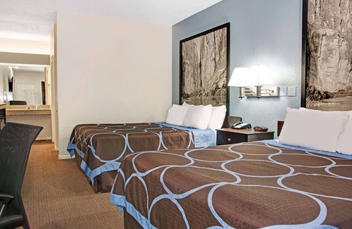 Brookhollow Hotel | Super 8 by Wyndham Houston/Brookhollow NW