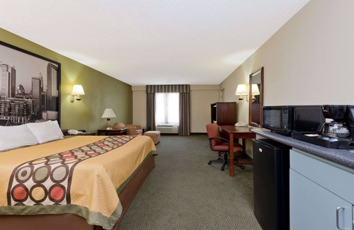 Huntersville Hotel | Super 8 by Wyndham Huntersville/Charlotte Area
