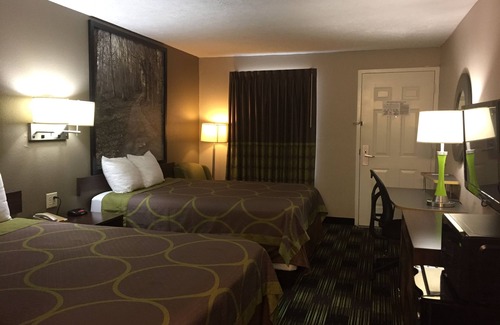 Jackson Hotel | Super 8 by Wyndham Jackson