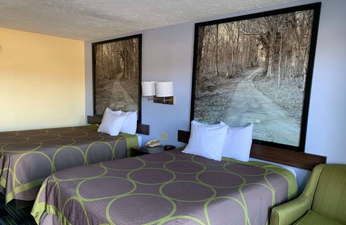 Jackson Hotel | Super 8 by Wyndham Jackson