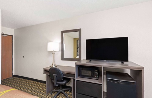 Johnson City Hotel | Super 8 by Wyndham Johnson City