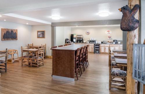 Kalispell Hotel | Super 8 by Wyndham Kalispell Glacier National Park