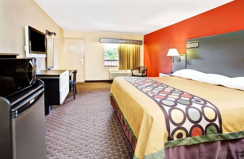 Kissimmee Hotel | Super 8 by Wyndham Kissimmee/Maingate/Orlando Area