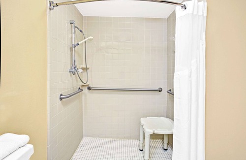 Kissimmee Hotel | Super 8 by Wyndham Kissimmee/Maingate/Orlando Area