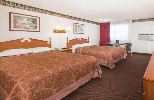 Laramie Hotel | Super 8 by Wyndham Laramie