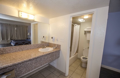 Las Vegas Hotel | Super 8 by Wyndham Las Vegas North Strip/Fremont St. Area