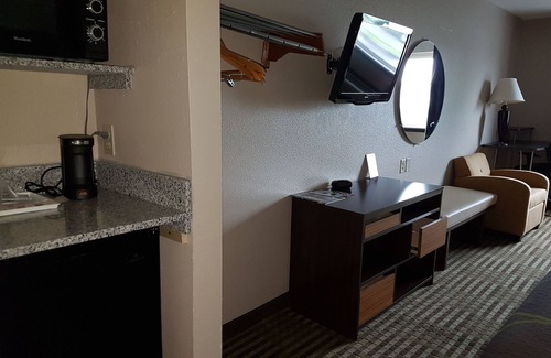 Lexington Hotel | Super 8 by Wyndham Lexington/Hamburg Area