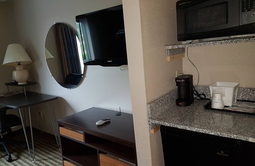 Lexington Hotel | Super 8 by Wyndham Lexington/Hamburg Area