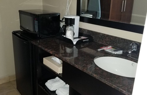 Culver - West Hotel | Super 8 by Wyndham Los Angeles-Culver City Area