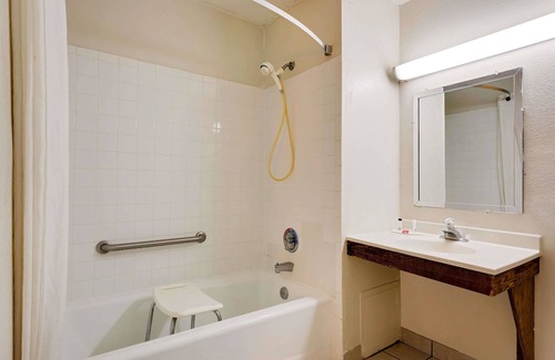 Martinsburg Hotel | Super 8 by Wyndham Martinsburg