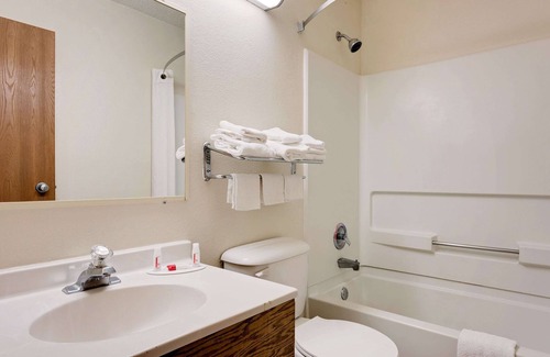 Martinsburg Hotel | Super 8 by Wyndham Martinsburg