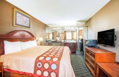 Marysville Hotel | Super 8 by Wyndham Marysville