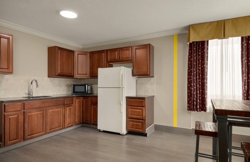 Carlstadt Hotel | Super 8 by Wyndham Meadowlands