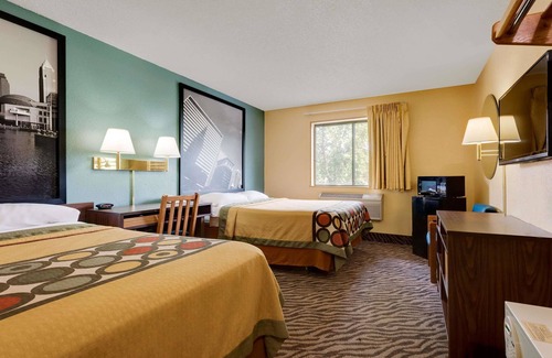 Mentor Hotel | Super 8 by Wyndham Mentor/Cleveland Area