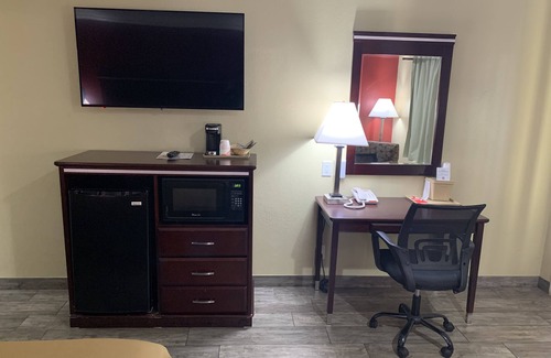 Mesa Hotel | Super 8 by Wyndham Mesa Downtown Near Convention Center