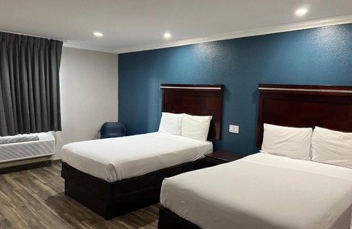 Mesa Hotel | Super 8 by Wyndham Mesa Downtown Near Convention Center