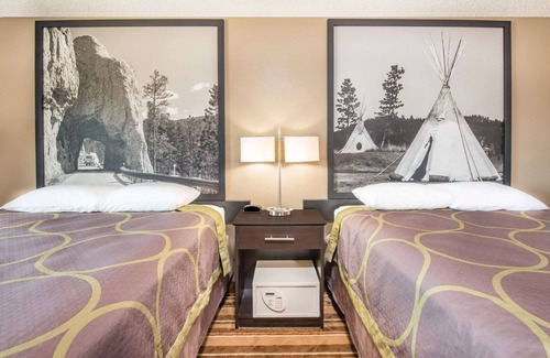 Miller Hotel | Super 8 by Wyndham Miller