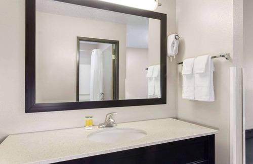 Mount Vernon Hotel | Super 8 by Wyndham Mt. Vernon