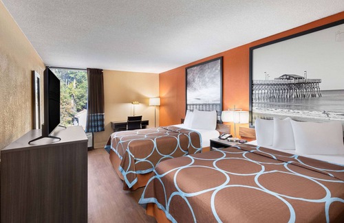 Myrtle Beach Hotel | Super 8 by Wyndham Myrtle Beach/Market Common Area
