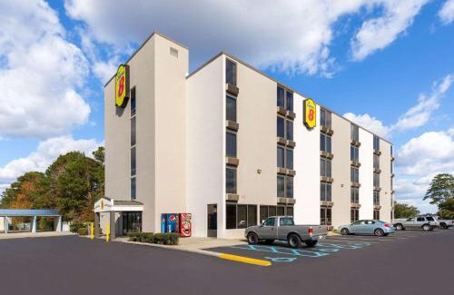 Myrtle Beach Hotel | Super 8 by Wyndham Myrtle Beach/Market Common Area