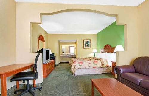 Nashville Hotel | Super 8 by Wyndham Nashville Near Downtown/I-40