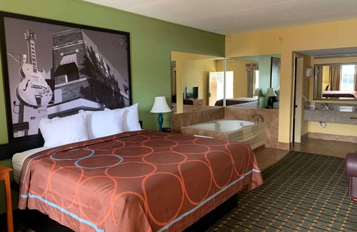 Nashville Hotel | Super 8 by Wyndham Nashville Near Downtown/I-40