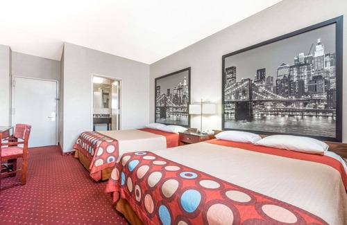 North Bergen Hotel | Super 8 by Wyndham North Bergen NJ/NYC Area