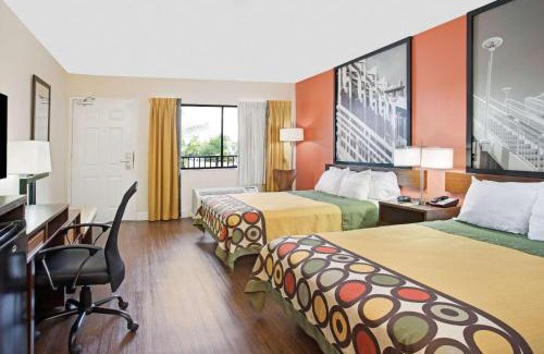 Florida Center Hotel | Super 8 by Wyndham Orlando International Drive