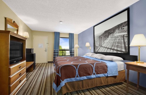 Oxford Hotel | Super 8 by Wyndham Oxford
