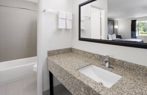 Perry Hotel | Super 8 by Wyndham Perry GA