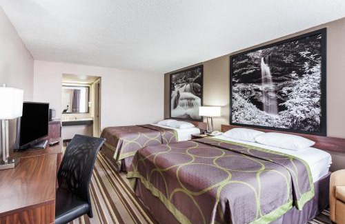 Pigeon Forge Hotel | Super 8 by Wyndham Pigeon Forge-Emert St