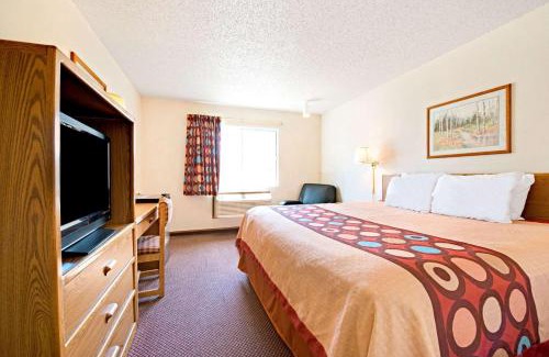 Plano Hotel | Super 8 by Wyndham Plano/Dallas Area