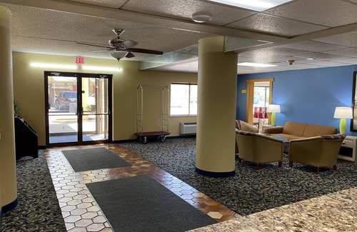 Port Clinton Hotel | Super 8 by Wyndham Port Clinton