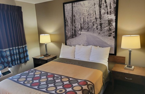 Portage Hotel | Super 8 by Wyndham Portage