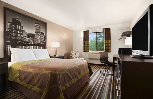 Parkrose Hotel | Super 8 by Wyndham Portland Airport