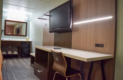 Southwest Raleigh Hotel | Super 8 by Wyndham Raleigh Downtown