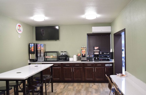 Southwest Raleigh Hotel | Super 8 by Wyndham Raleigh Downtown